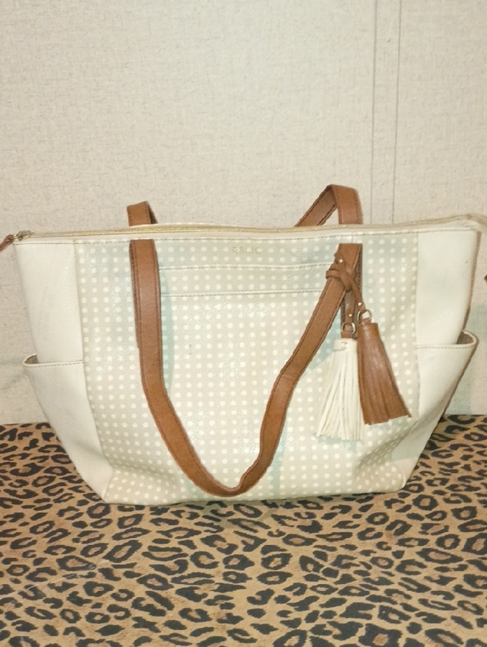 Relic Cream Tote with Tan Straps and Tassel